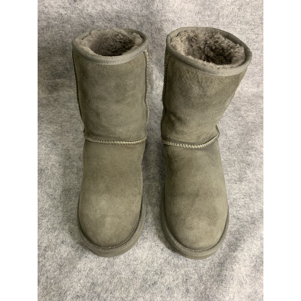 UGG Women's Classic Short II Boot In Gray, Size US 9, EU 40 1016223